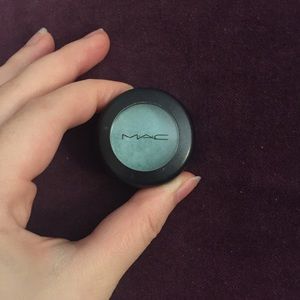 MAC eyeshadow 💙💚